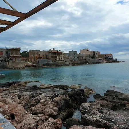 The View In Feriehus Álika